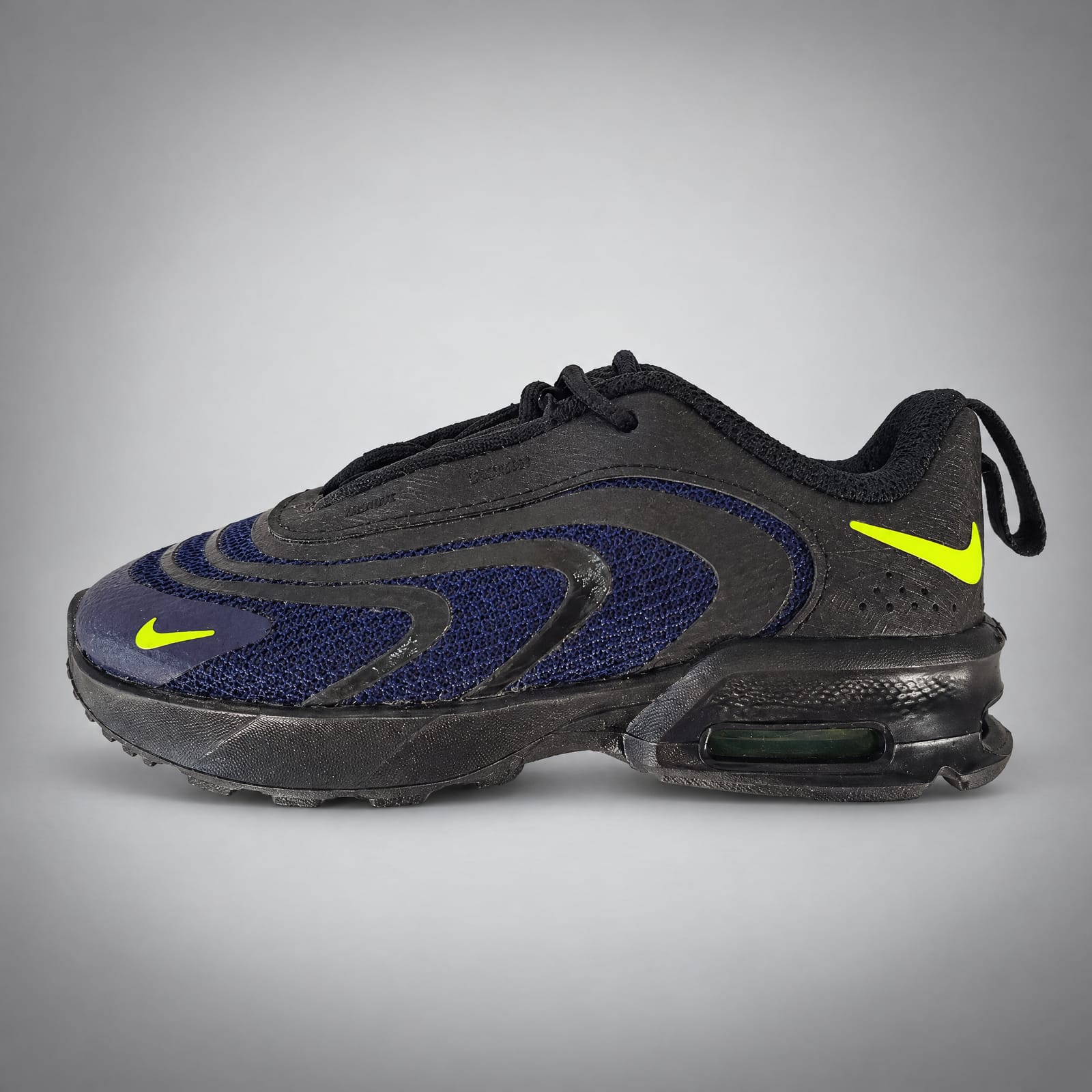 NIKE AIR MAX 720