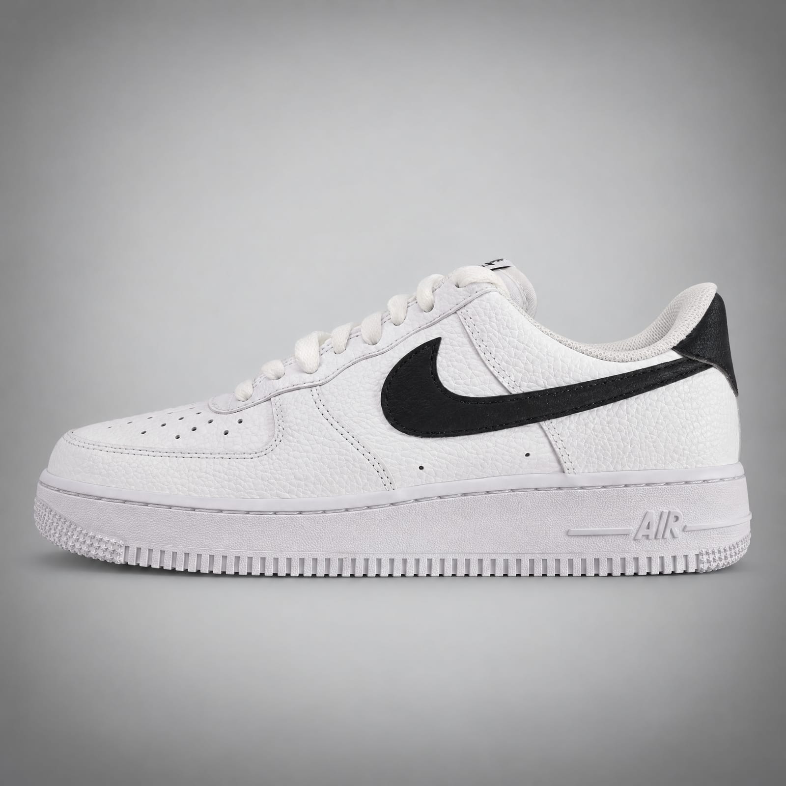 NIKE AIR FORCE 1 '07
