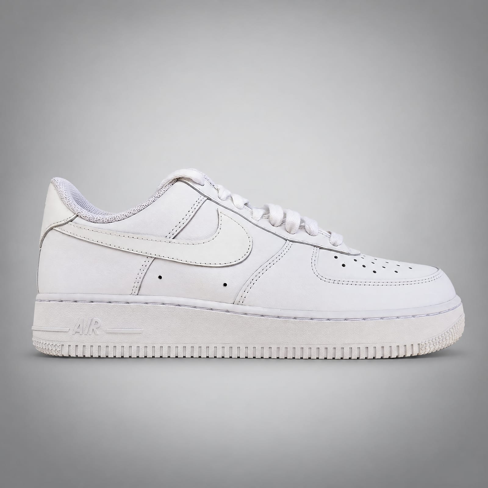 NIKE AIR FORCE 1 '07